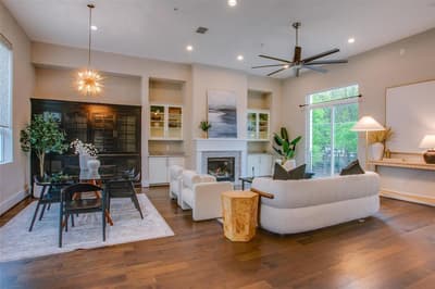 381 E Greenbriar Lane # 804, Dallas TX 75203