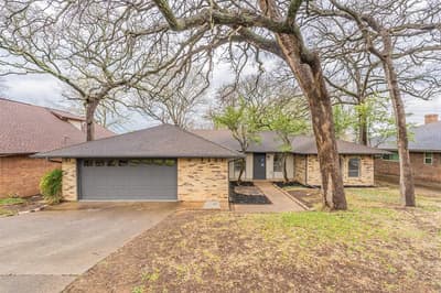 2105 Castle Oaks Drive, Arlington TX 76012