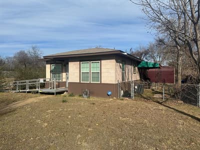 631 W Walker Street, Denison TX 75020