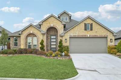 121 Emperor Oak Court, Balch Springs TX 75181