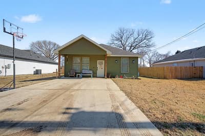 223 Harris Boulevard, Malakoff TX 75148 - Photo 3