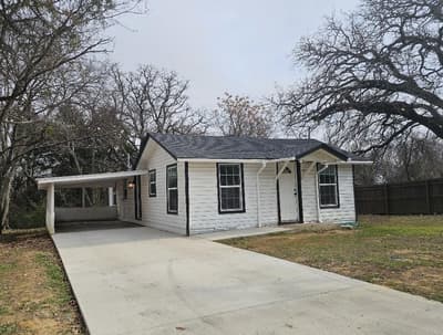 207 Pine Street, Keene TX 76059