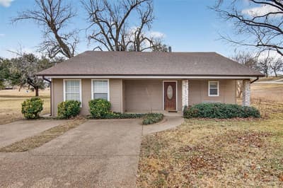 135 Lakeview Drive, Runaway Bay TX 76426