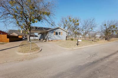 713 SE 16th Street, Mineral Wells TX 76067 - Photo 3
