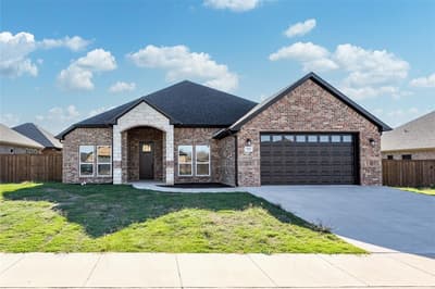 723 Cobblestone Circle, Mabank TX 75147