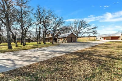 131 County Road 4680, Boyd TX 76023 - Photo 2