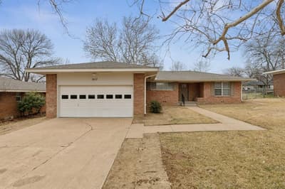 1407 Robin Drive, Sherman TX 75092