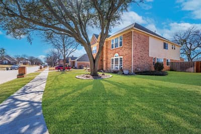 8525 Castle Creek Road, North Richland Hills TX 76182 - Photo 2