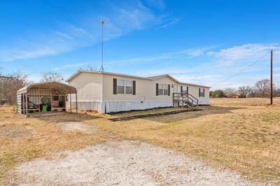 247 N Lake Street, Axtell TX 76624 - Photo 2