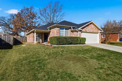 739 Thousand Oaks Drive, Lake Dallas TX 75065