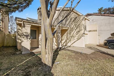 1606 Hawthorne Drive, Arlington TX 76012 - Photo 2