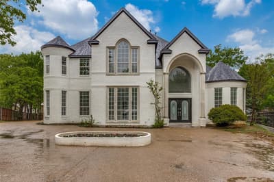 6315 Millwood Court, Arlington TX 76016 - Photo 2