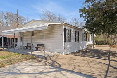 220 N Houston Street, Edgewood TX 75117