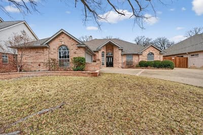 3211 Summergrove Drive, Arlington TX 76001 - Photo 4