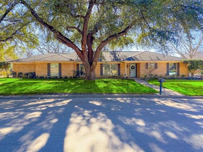 2013 Glenwood Circle, Corsicana TX 75110