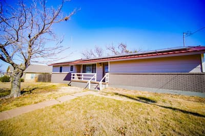 202 N 10th Street, Jacksboro TX 76458 - Photo 3