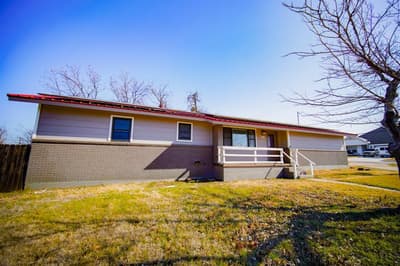 202 N 10th Street, Jacksboro TX 76458 - Photo 4
