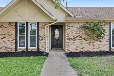 229 S Heartz Road, Coppell TX 75019 - Photo 2