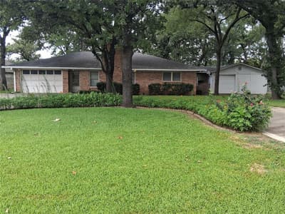 209 Modoc Trail, Lake Kiowa TX 76240