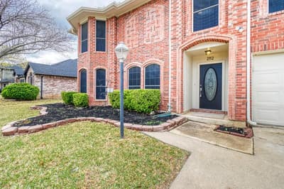 2112 Meadowview Drive, Corinth TX 76210 - Photo 2