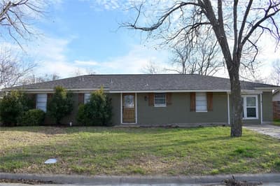 1207 E Fitzgerald Street, Bangs TX 76823