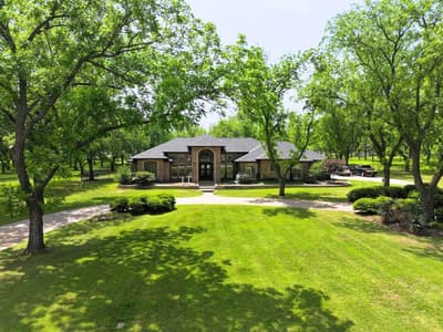 8810 S Hampton Drive, Granbury TX 76049