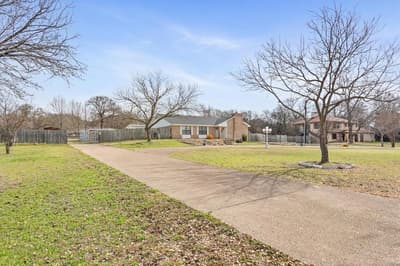 646 Winding Oaks, Waco TX 76705 - Photo 3