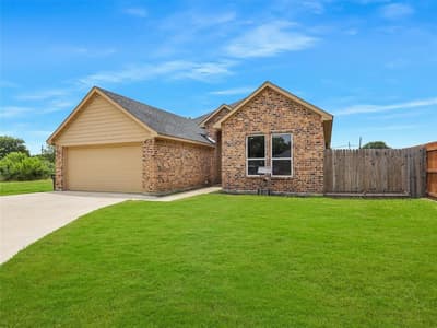3101 Eastcrest Court, Fort Worth TX 76105 - Photo 2