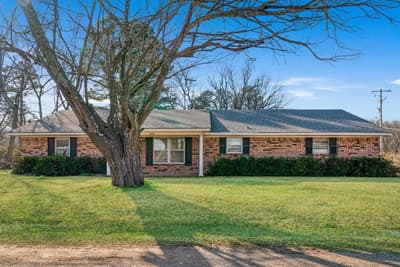 410 S Bois Darc Street, Blossom TX 75416
