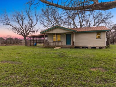 895 Hcr 2452 N, Hillsboro TX 76645