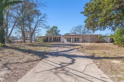 400 W Cayuga Drive, Athens TX 75751