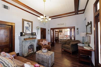 403 W Franklin Street, Alvord TX 76225