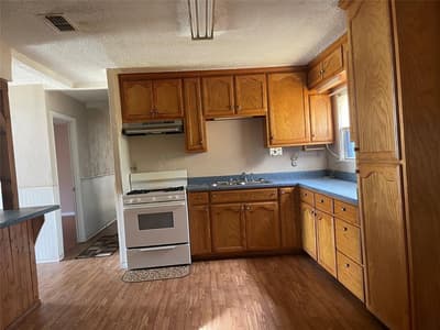 406 S Austin Street, Wolfe City TX 75496 - Photo 5