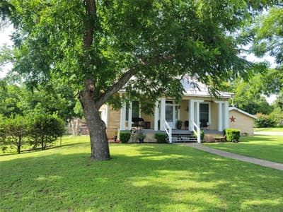 706 W Wrights Avenue, Comanche TX 76442 - Photo 2