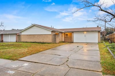 2438 Lasalle Drive, Irving TX 75062 - Photo 2