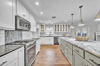 801 Arliss Drive, Woodway TX 76712 - Photo 2