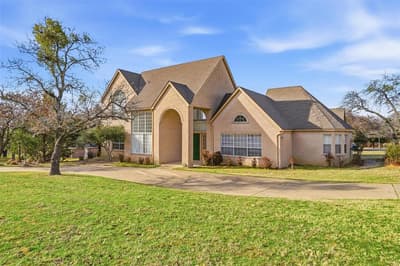 2829 Bent Oaks Drive, Burleson TX 76028 - Photo 3