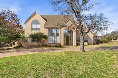 2829 Bent Oaks Drive, Burleson TX 76028