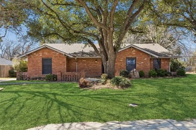 1017 Denmark Street, Grand Prairie TX 75050