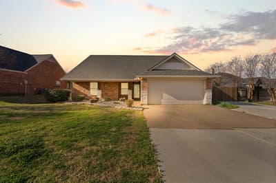 529 Mckittrick Court, Godley TX 76044