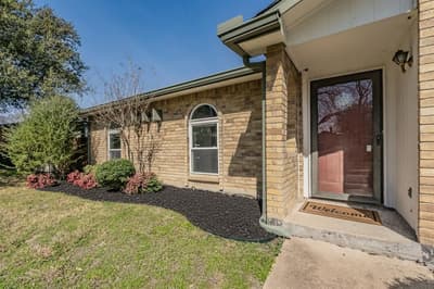 714 Woodlawn Lane, Grand Prairie TX 75052 - Photo 2