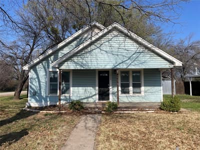 110 S Hubbard Street, Alvord TX 76225