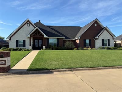 1003 Stone Bridge Street, Mount Pleasant TX 75455