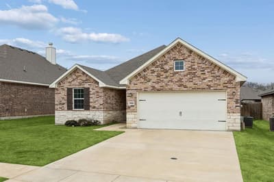 388 N Montague Street, Pilot Point TX 76258 - Photo 3