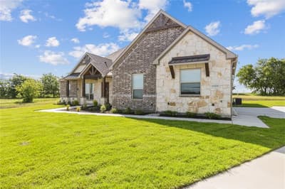 8400 Stallion Drive, Godley TX 76044 - Photo 3