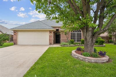 2676 Bent Tree Drive, Hurst TX 76054