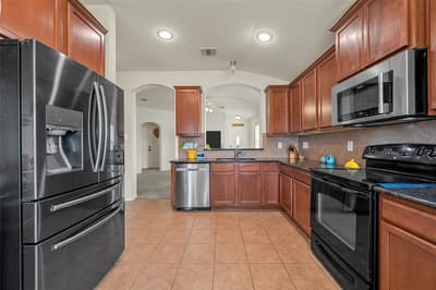 10204 Marigold Road, Waco TX 76708 - Photo 5