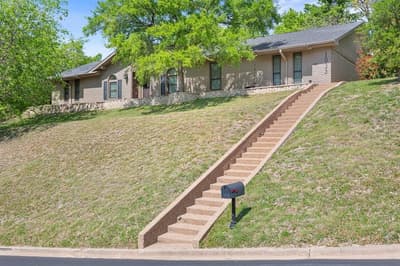 1033 Wedgewood Drive, Woodway TX 76712 - Photo 2