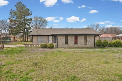 706 S Manson Street, Wolfe City TX 75496