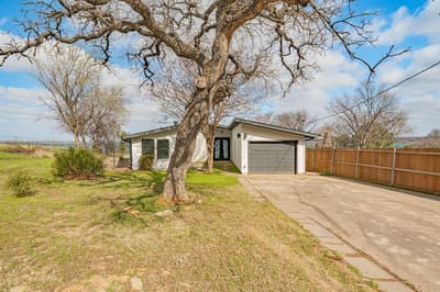 8245 Eagle Mountain Circle, Fort Worth TX 76135 - Photo 5